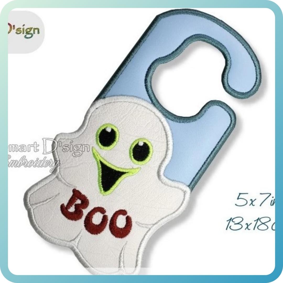 ITH HALLOWEEN DOOR HANGER GHOST