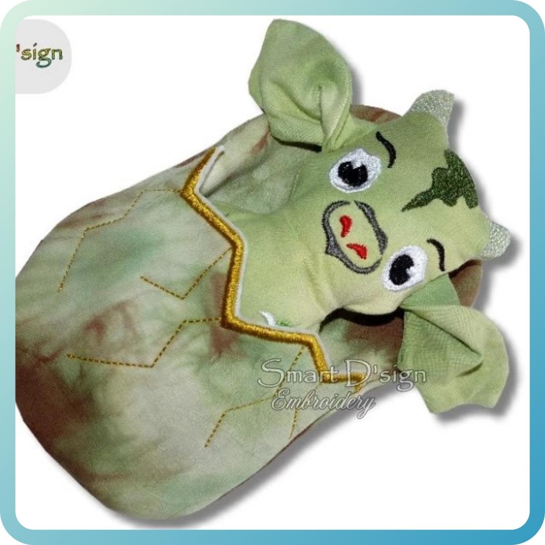 ITH DRAGON STUFFY with EGG SHELL Sleeping Bag