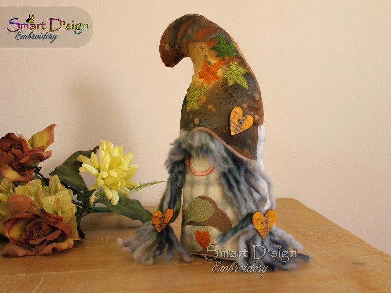 3D FREE-STANDING ITH AUTUMN MUSHROOM GNOME