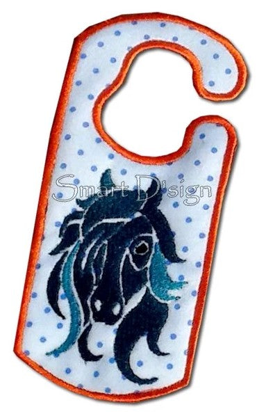 ITH DOOR HANGER HORSE