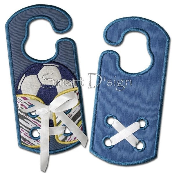 ITH DOOR HANGER SOCCER - SHOE LACE TRAINER